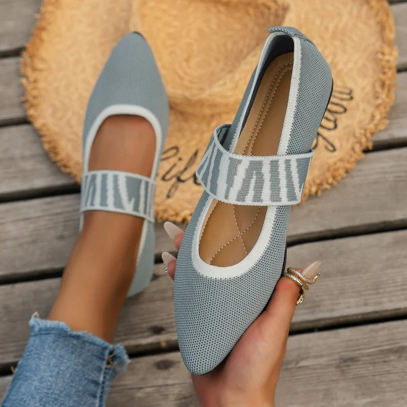 TS | Elegant tapered flats with checkered strap