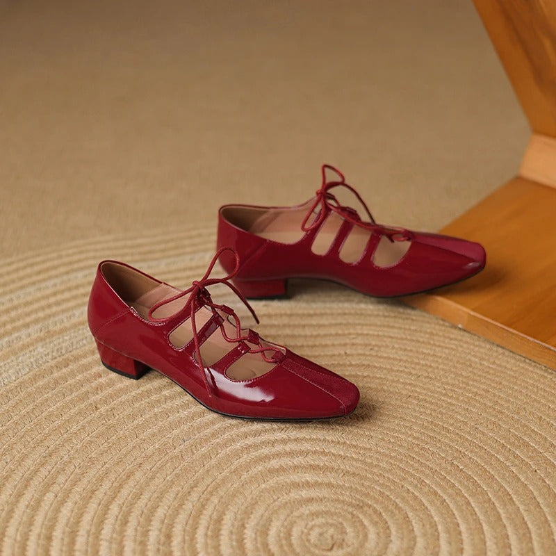 LM | Sandals with laces