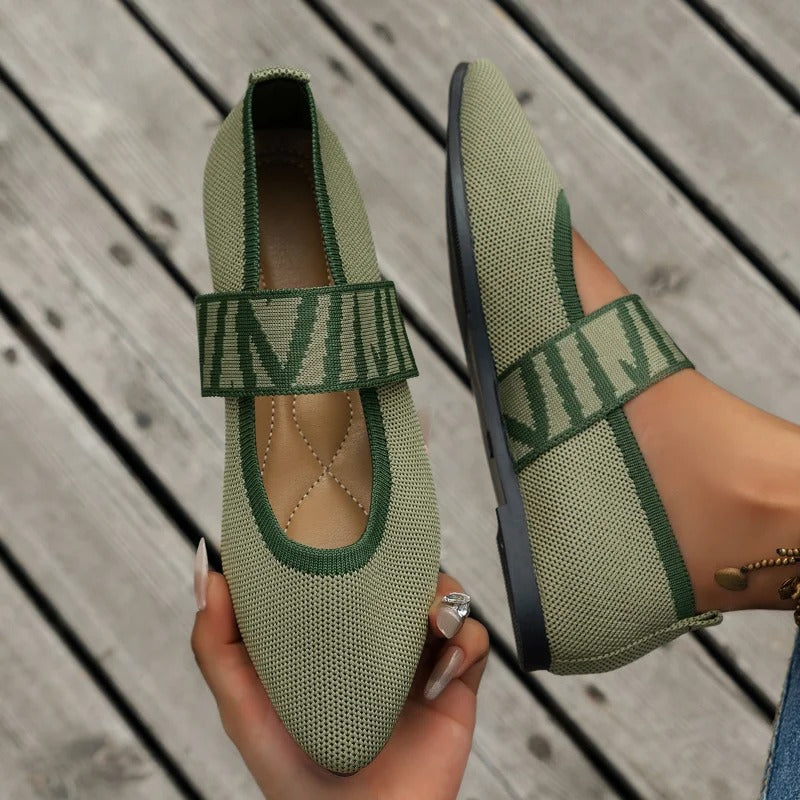 TS | Elegant tapered flats with checkered strap