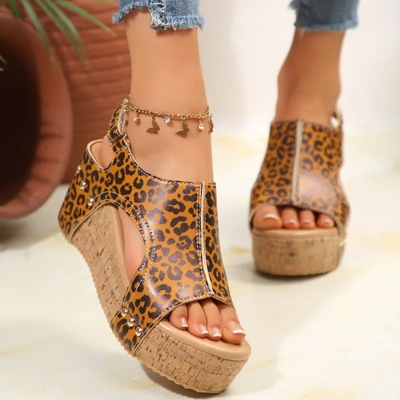 LM | Elegant summer wedge sandals