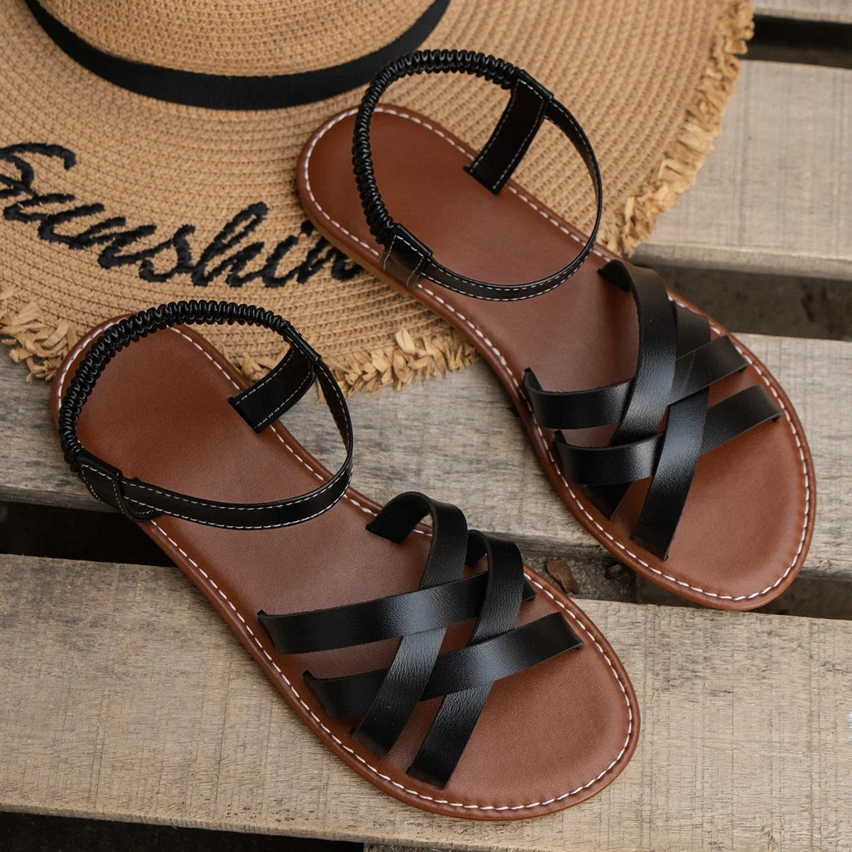 LM | Flat sandals with non-slip rubber sole and strap