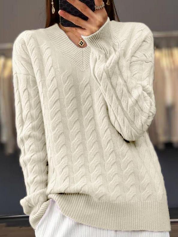 TS | Simple and stylish winter sweater