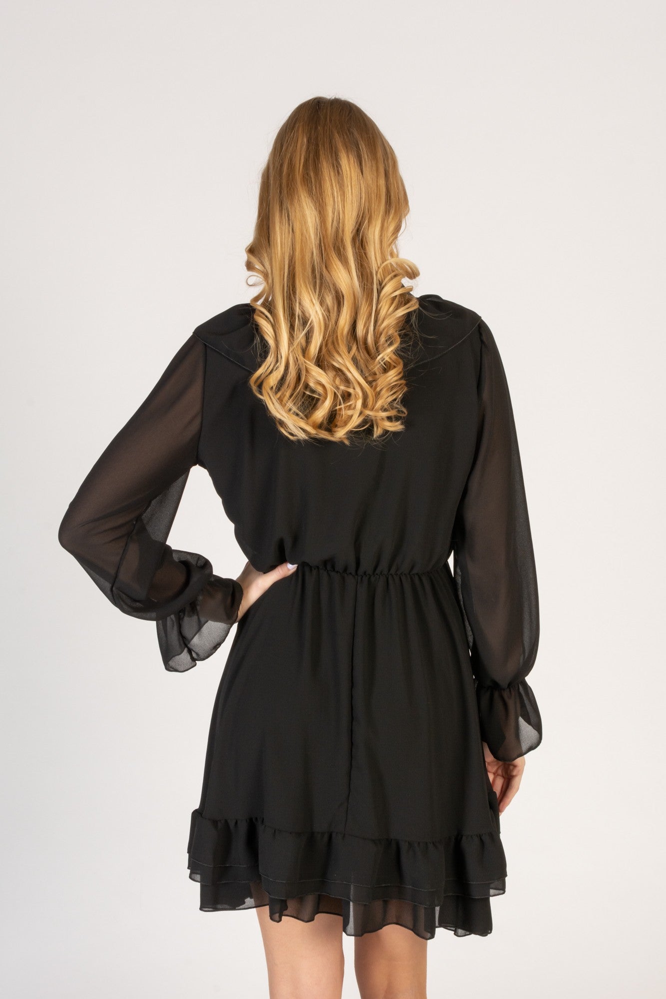 LM | Elegant mini dress with V-neckline