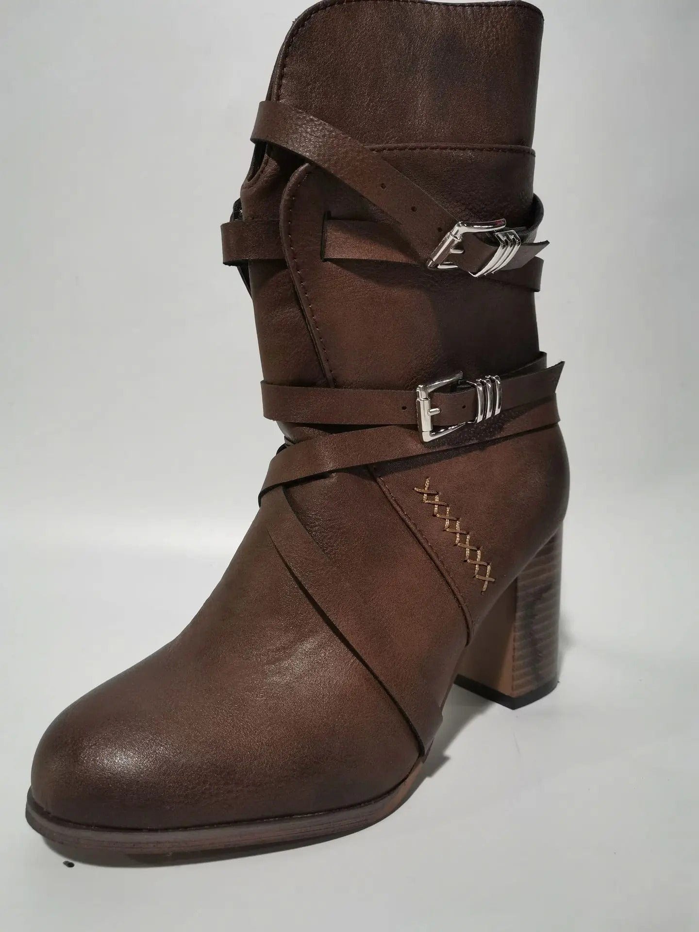 LM | Platform boots up to the middle of the calf