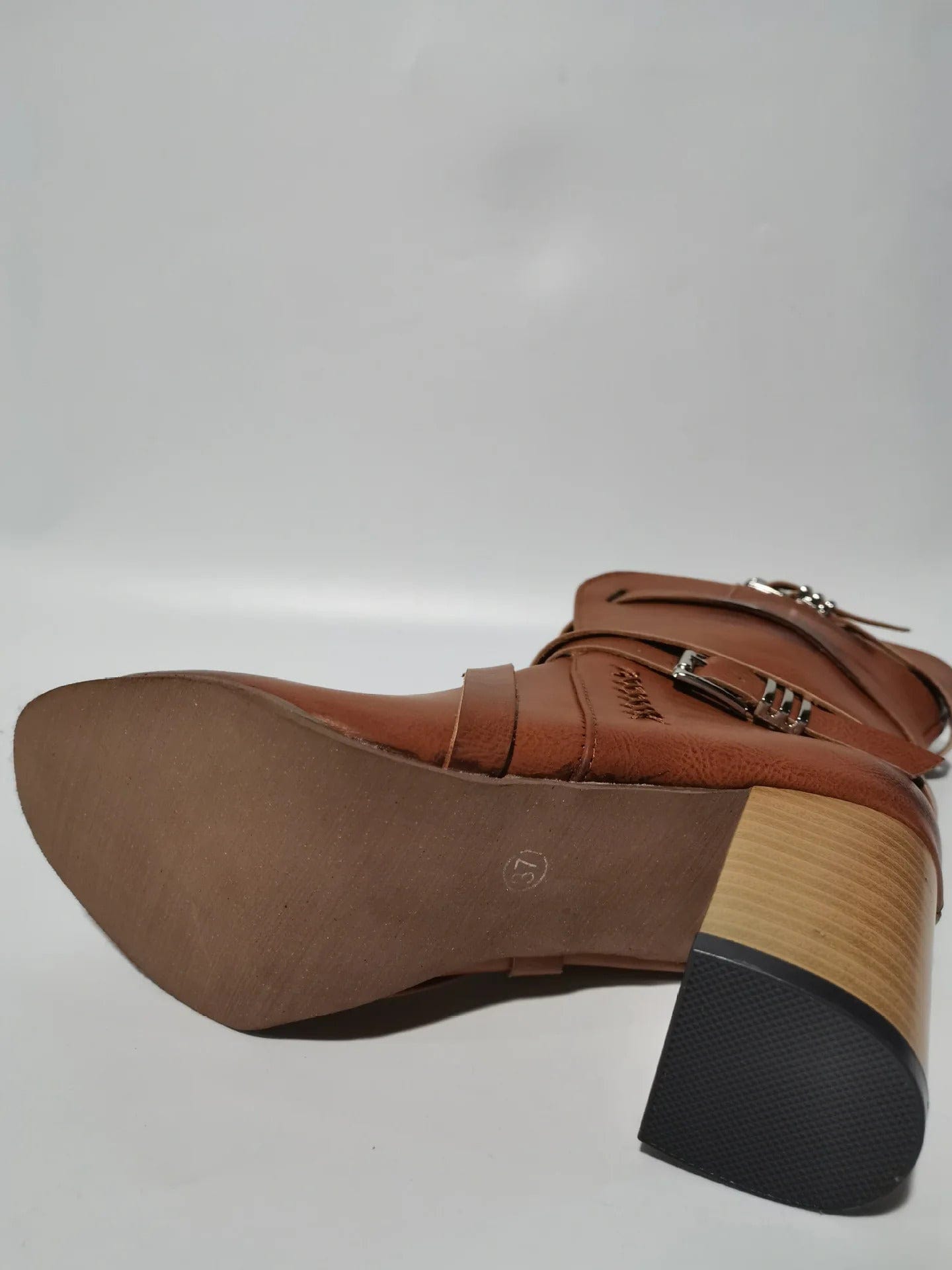 LM | Platform boots up to the middle of the calf