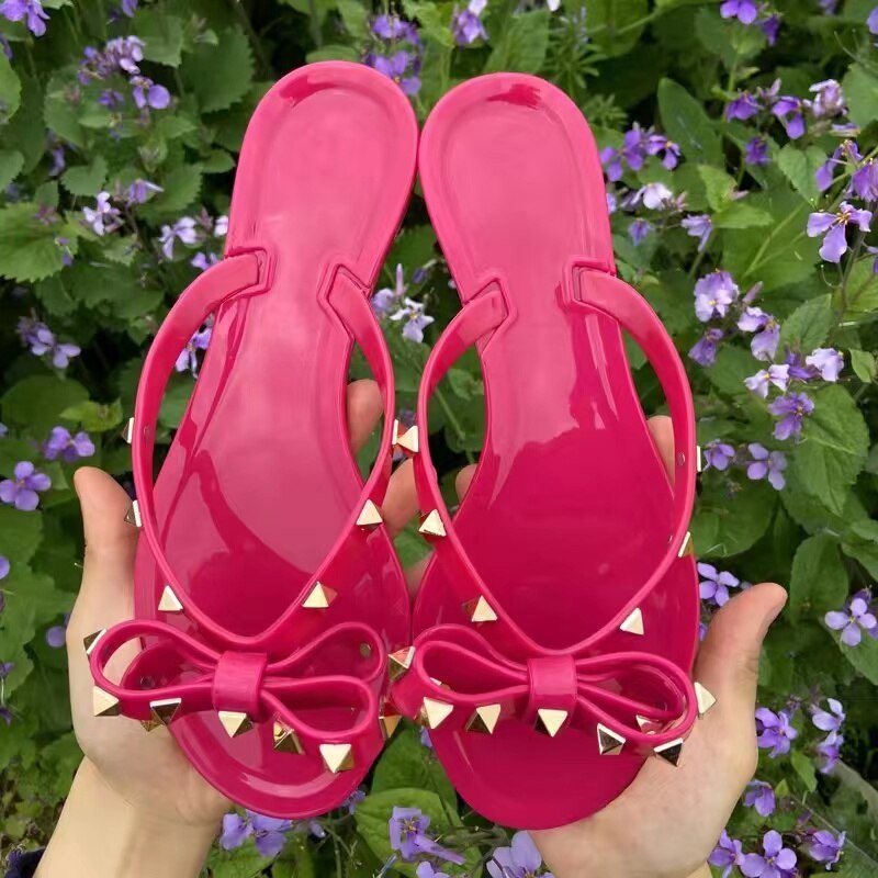 TS | Classic and stylish general sandals