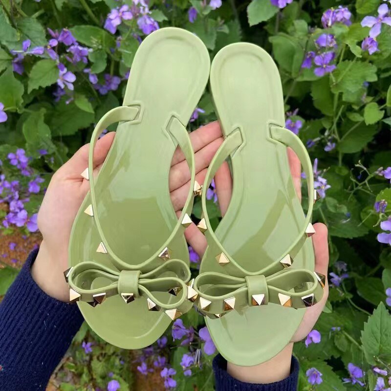 TS | Classic and stylish general sandals