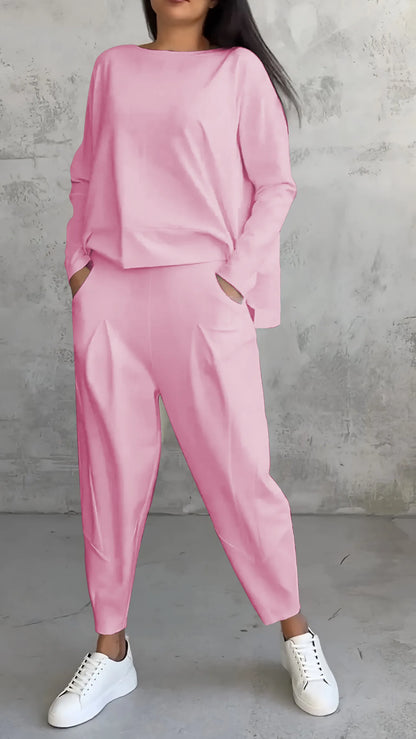 TS | Two-piece set in a casual relaxed fit style