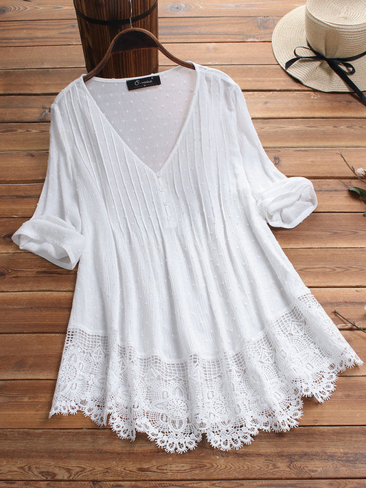 LM | Vintage-inspired and lightweight blouse