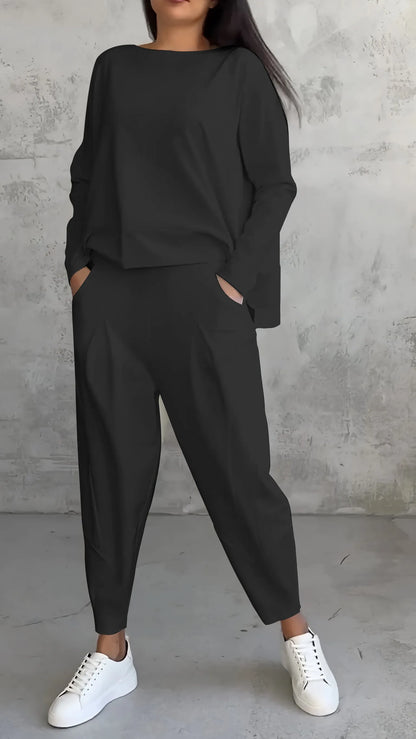 TS | Two-piece set in a casual relaxed fit style