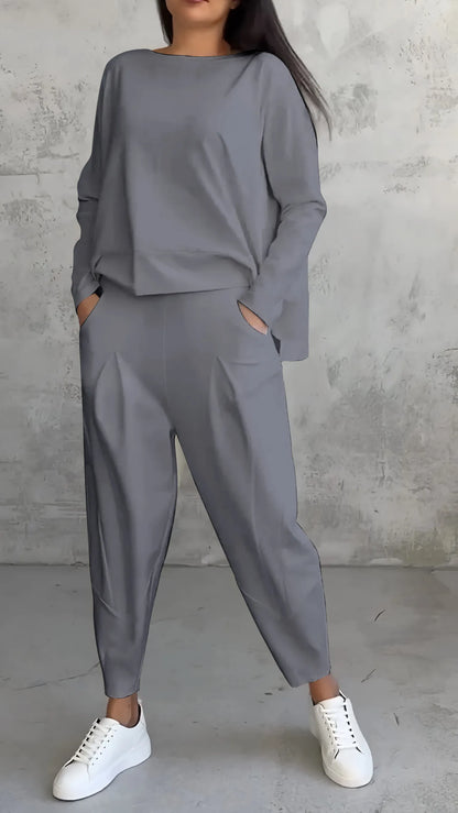 TS | Two-piece set in a casual relaxed fit style