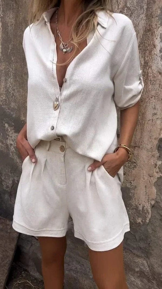 LD | Lichte zomerset met shirt met korte mouwen en bijpassende korte broek met knopen