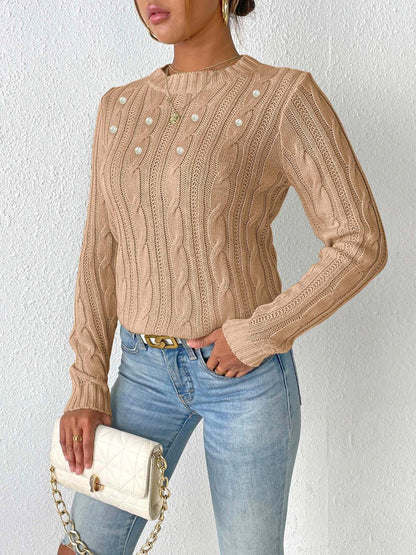 TS | Simple and stylish winter sweater