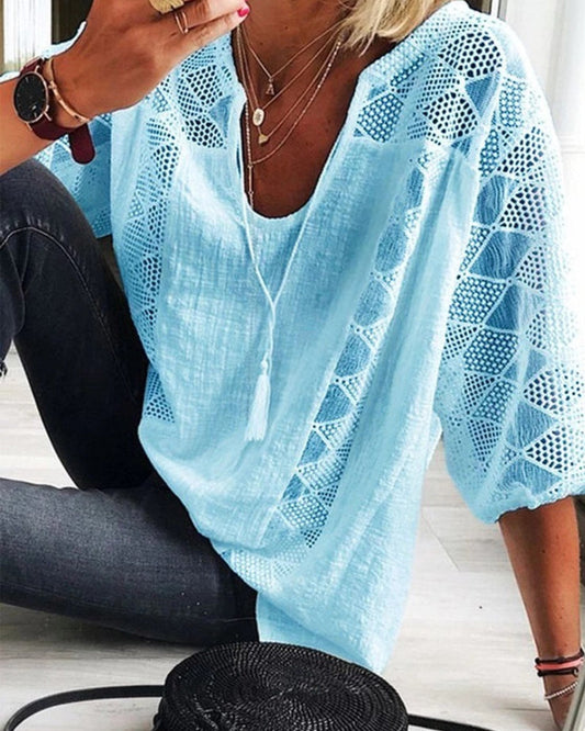 LM | Stylish top with U-neck and lace