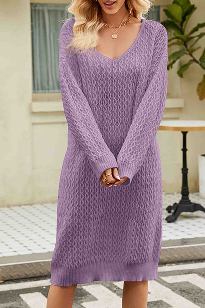 LM | An elegant sweater dress with a spectacular V-neckline for chic outfits