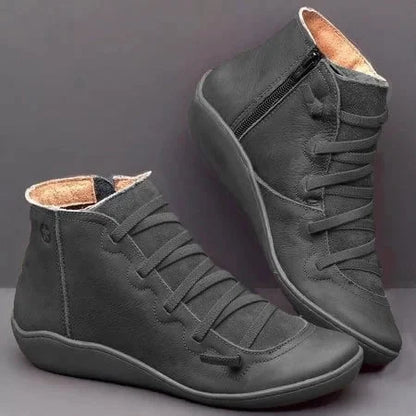 LM | Lively and airy boots