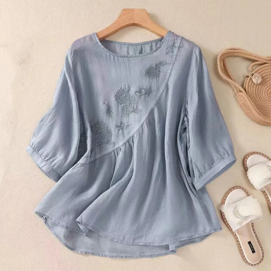 LM | Chic and relaxed winter blouse