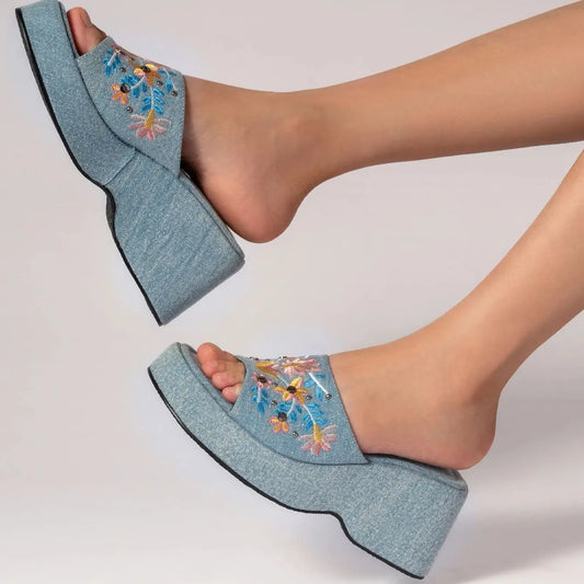 LD | Elegante en gedetailleerde ondersteunende zomersandalen
