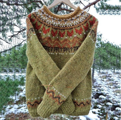 TS | Hand-knitted sweater with Nordic pattern