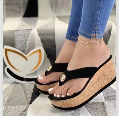 LM | Classic and airy sandals