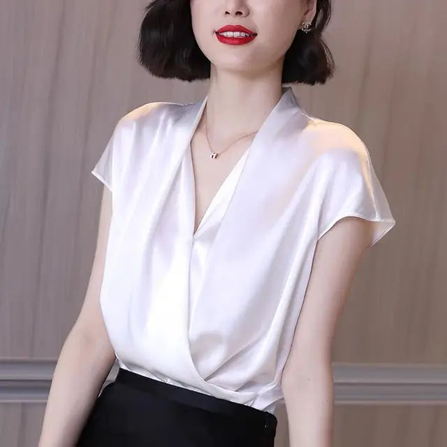 LM | Polished and cool blouse