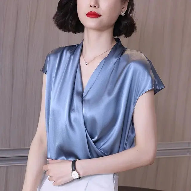 LM | Polished and cool blouse