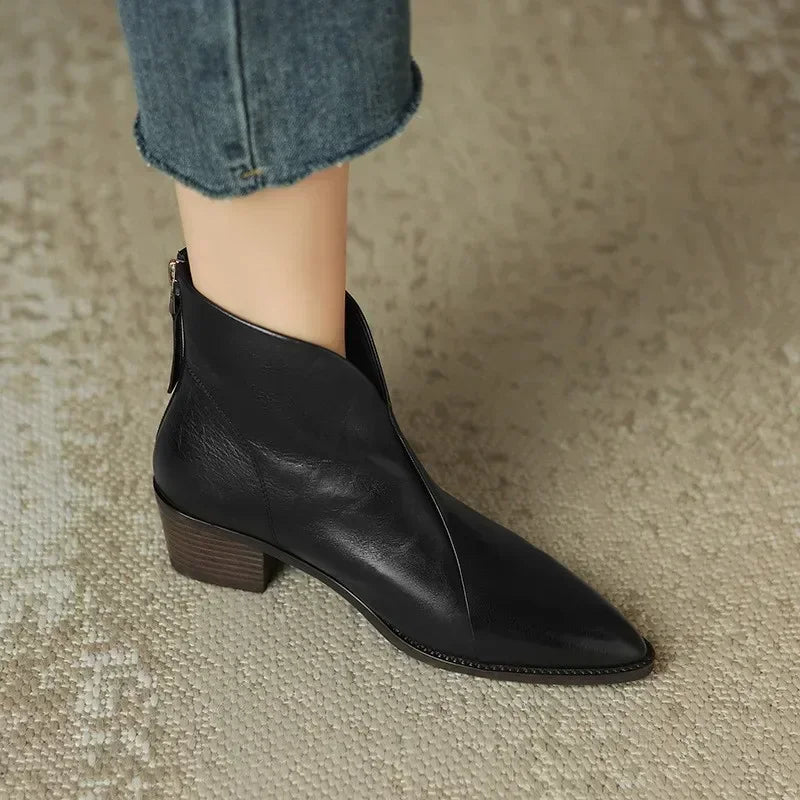 TS | Tapered ankle boot with block heel