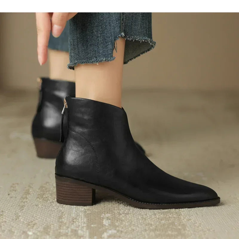 TS | Tapered ankle boot with block heel
