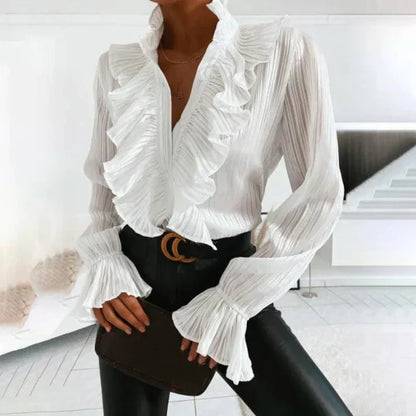 TS | Modern and versatile winter blouse