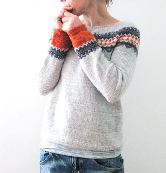 LD | Grijze trui in boho-stijl