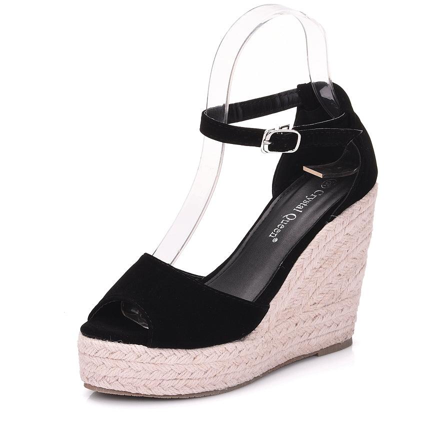 TS | Airy and effortless sandals