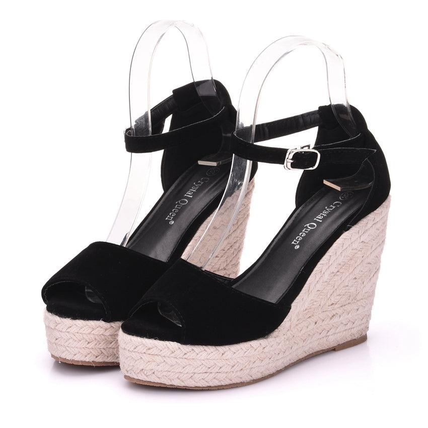 TS | Airy and effortless sandals