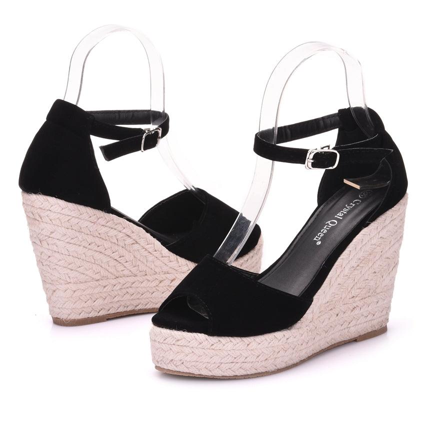 TS | Airy and effortless sandals