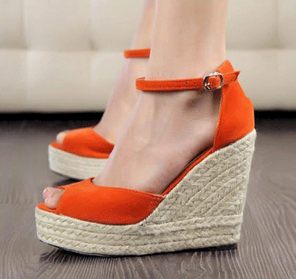 TS | Airy and effortless sandals