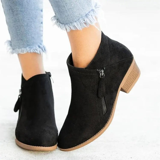 LM | Ankle boots with side zipper and heel