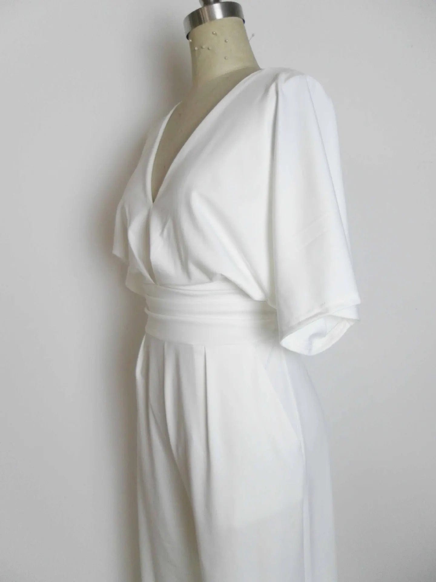 LM | Elegant V-neck jumpsuit