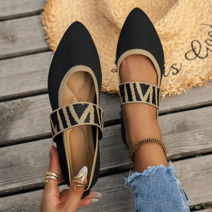 TS | Elegant tapered flats with checkered strap