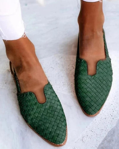 LM | Woven slip-on apartments