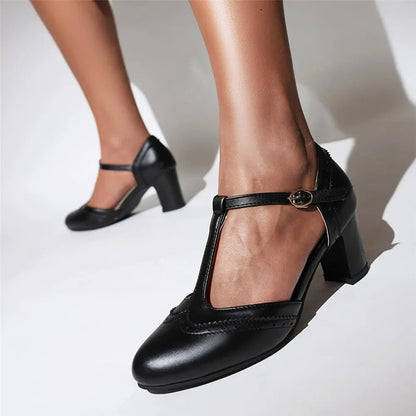 LM | Vintage T-strap heels
