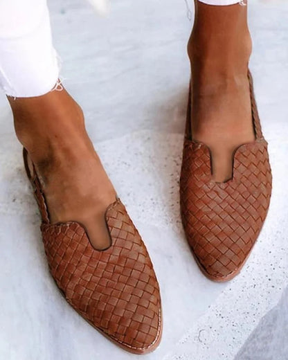 LM | Woven slip-on apartments