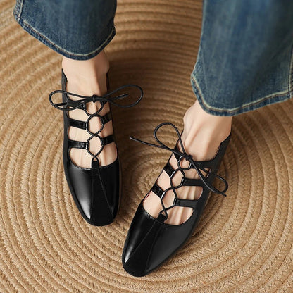 LM | Sandals with laces