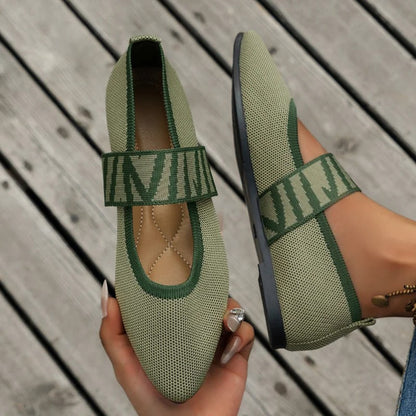 TS | Elegant tapered flats with checkered strap