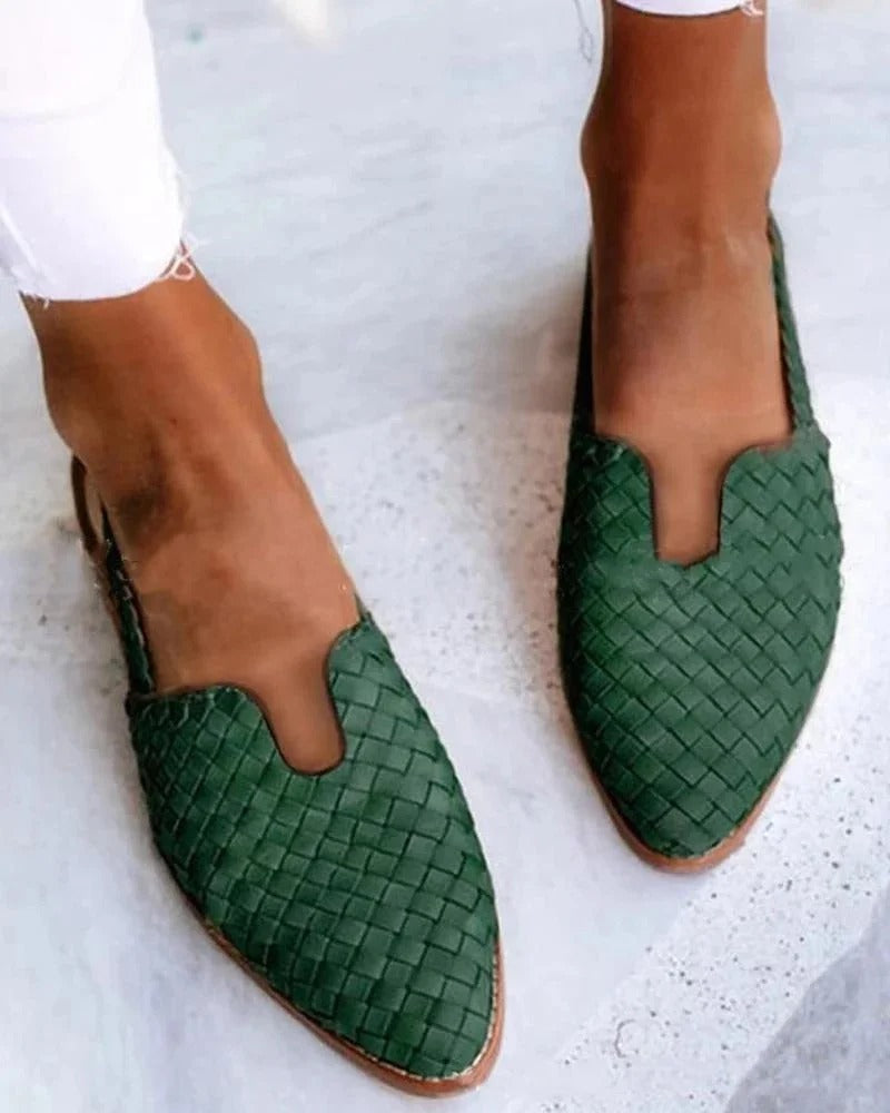 LM | Woven slip-on apartments