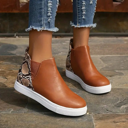 LM | Women's boots with snakeskin pattern