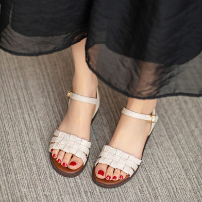 LM | Airy and chic sandals