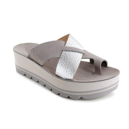 TS | Stylish platform sandals with crossed straps